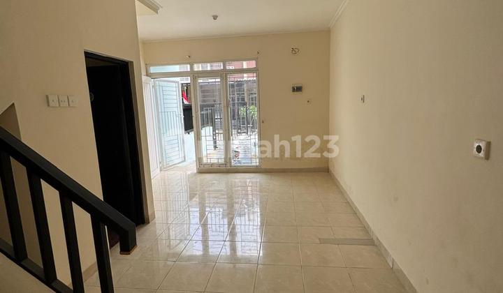 Park Residence, Taman Surya, Jakbar..Disewa Rumah 2 Lt, Minimal Sewa 2 Thn, Hadap Selatan, Air WTP. 1