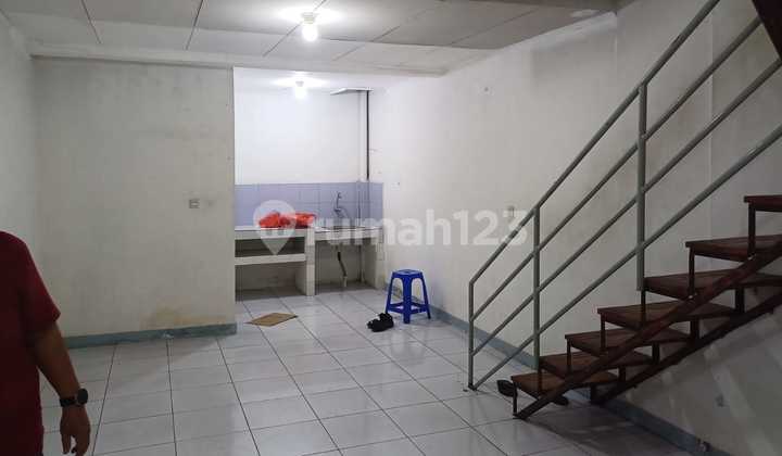 Taman Palem Lestari, Cengkareng, West Jakarta..For Sale 2-Story House, Southwest Facing, Pumped Water, Flood-Free Block. 2