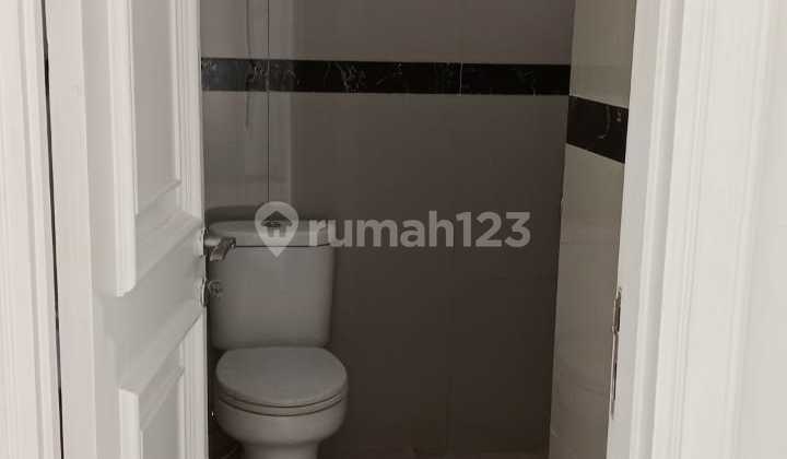 For Rent: 2-Story House, North Facing, 2-Car Driveway, 4400w Electricity, PAM Water in Duta Garden, Batu Ceper, Jurumudi, Tangerang.