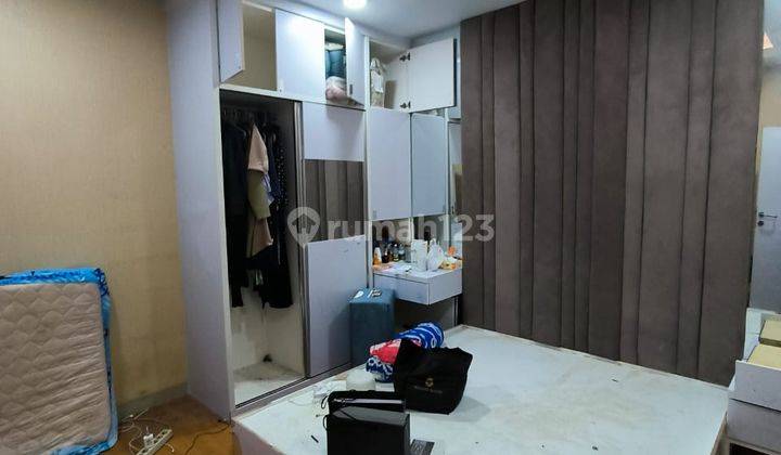 Disewakan Rumah 2lt, boleh utk usaha online, furnish, row jln 3 mbl, ac 4 unit, air pam di Taman Surya 5, pegadungan, kalideres, jakbar 2