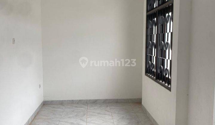 Dijual Rumah 2 Lantai, Hadap Utara, Listrik 1300w, Air PAM, HGB di Daan Mogot Baru, Kalideres, Jakarta Barat 2