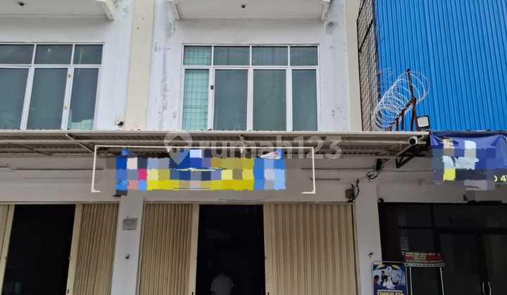 Srengseng, Kembangan, West Jakarta.. For Rent: 3.5-Story Shop House, Empty Land at the Back 5x10m2, Jet Pump Water, 4400w Electricity. 1