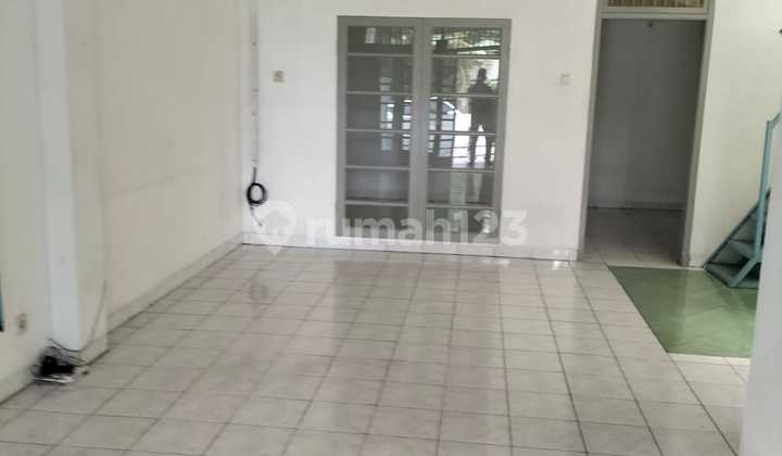 Citra 3, Pegadungan, Kalideres, Jakbar..Disewa Rumah 1.5 Lantai, Deposit 10Jt, Rumah Rapi Banget dan Siap Huni, Ac 1 Unit, Lemari 1 Unit, PLN 2200W, Air Pam.-4Rf 2