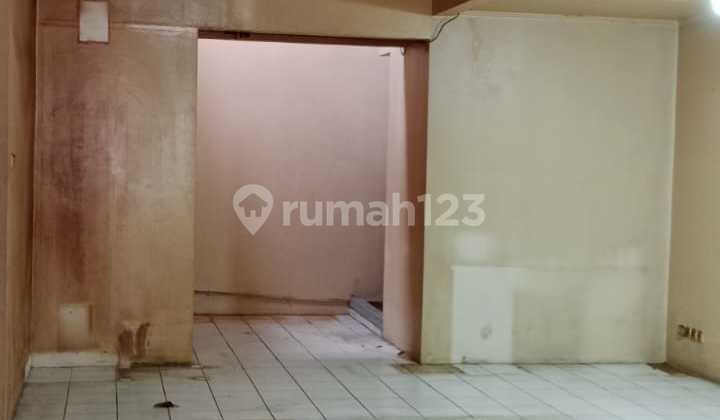 Citra 5, Pegadungan, Kalideres, Jakbar..Disewa Rumah 1.25 Lantai, Kosongan, Penyewa Terima Nanti Akan Ada Perapihan, Kondisi Foto Saat Belum Perapihan, PLN 2200W, Air On Going Pam.-K3w 2