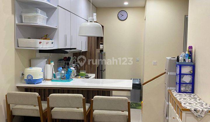 Dijual Rumah 2 Lantai, Row Jalan 2 Mobil, Hadap Timur Laut, Furnish, Listrik 3500w, PPJB di Palm Blossom, Taman Surya, Pegadungan, Kalideres, Jakarta Barat 1