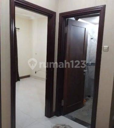 Rumah  dijual 2lantai dikomplek Raffles Hills Cibubur 11