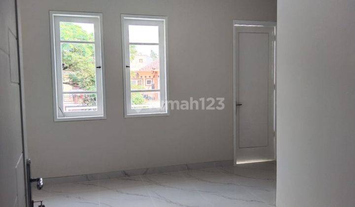 Rumah dijual 2lantai di komplek Legenda Wisata Cibubur 9