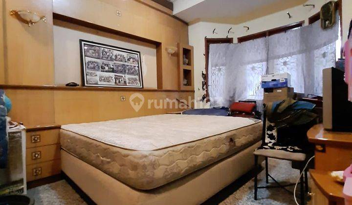 DIJUAL RUMAH KOST SUPER MEWAH ADA KOLAM RENANG DAN KARAOKE 2