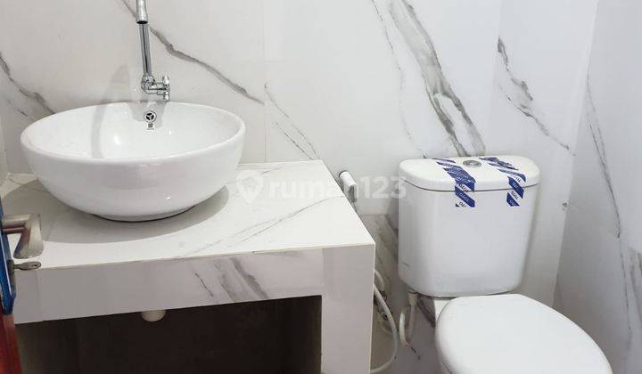 DISEWAKAN RUMAH BARU CANTIK DI INHOFTANK 2 LANTAI 4