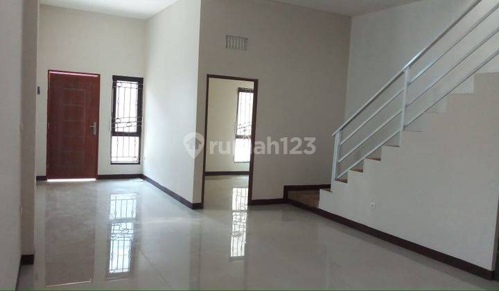 DISEWAKAN RUMAH BARU CANTIK DI INHOFTANK 2 LANTAI 5