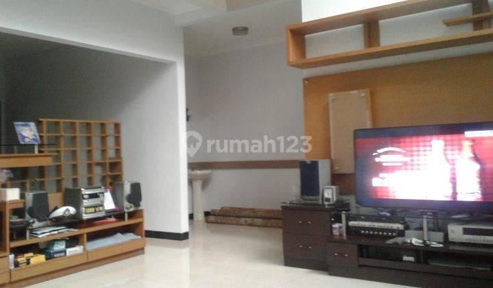 DIJUAL RUMAH CANTIK TERAWAT DI CISARATEN ARCAMANIK DALAM KOMPLEK SIAP HUNI 2