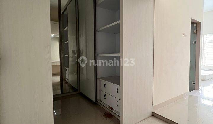 Disewakan Rumah Semi Furnished, Medan Baru 2