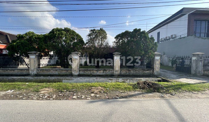 Rumah Luas Tengah Kota Medan Jual Cepat