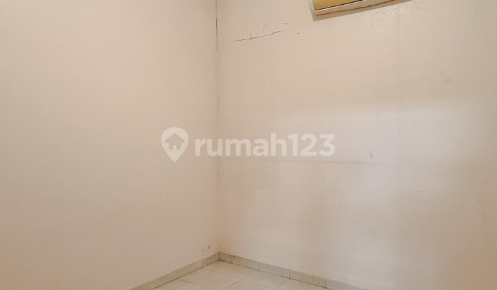 For Rent: Central City Villa, Low Price