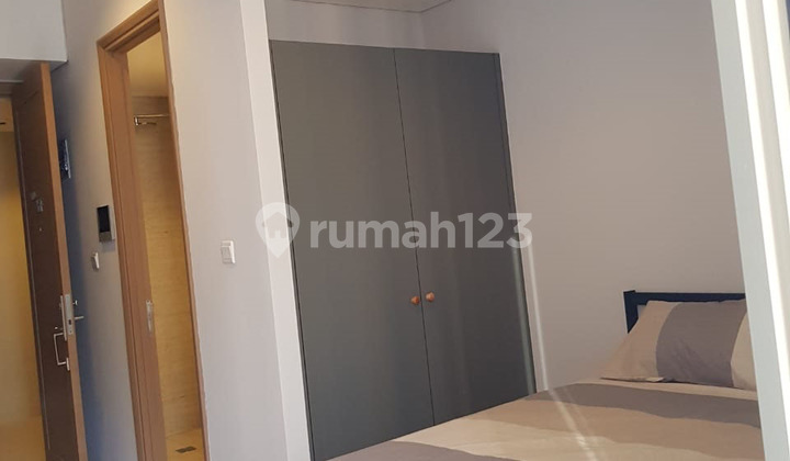 Apartemen Taman Anggrek Residence Type Studio View Pool Furnished 2