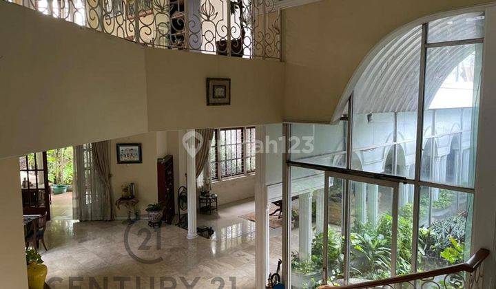 Dijual Rumah Besar 6+2 Kamar Tidur di Kemang Jakarta Selatan  2