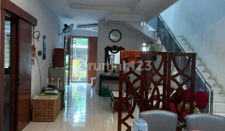 Neat Intercon House Kebon Jeruk Garden 2 Floors Ready to Live In 2