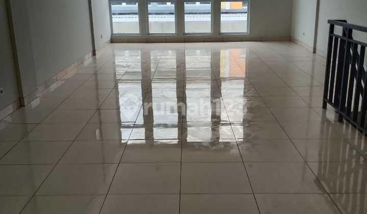 For Rent: Nice Shop House at Villagio Semarecon, East Karawang 1