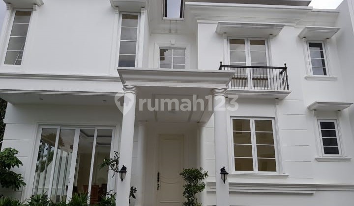 Disewakan Rumah Townhouse dengan Suasana Sangat Privat di Kemang, Jakarta Selatan 1