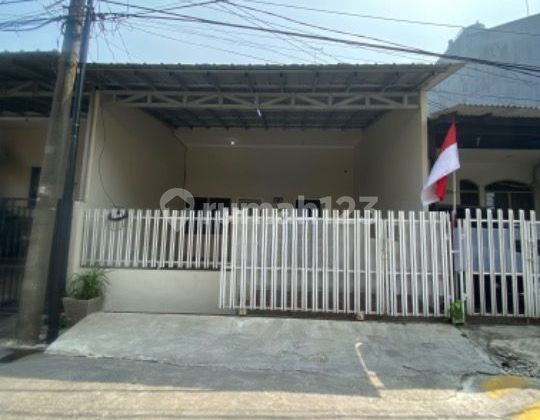 Disewakan Rumah 1,5 Lantai Siap Huni Kelapa Gading Jakarta Utara Disewakan Rumah 1,5 Lantai Siap Huni Kelapa Gading Jakarta Utara