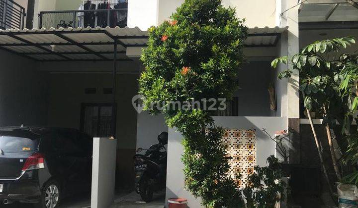 Rumah Terawat 2 lantai Area Graha Raya Bintaro dekat Pintu Toll 1