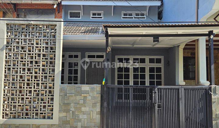 Rumah Cantik Renovasi 2 Lantai di Cucur Sektor 4 Bintaro Jaya 1