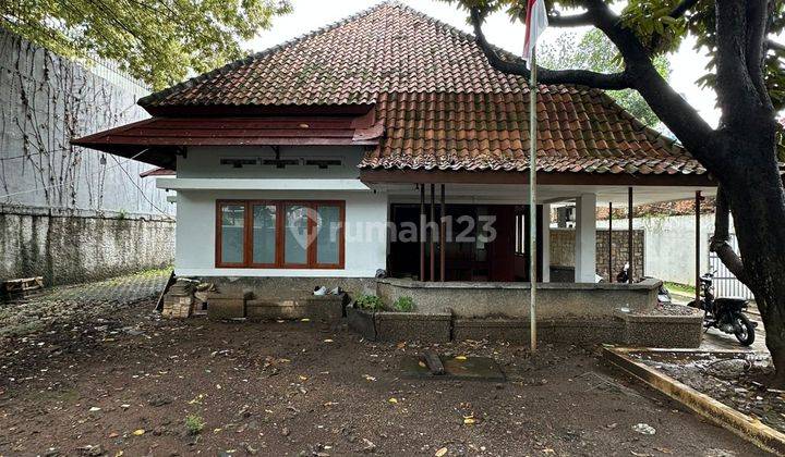 Dijual Rumah Luas di Menteng Jakarta Pusat 1