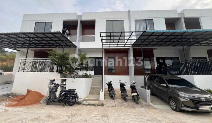 Dijual Cepat Rumah 2 Lantai di Everhill, Batam Center 1