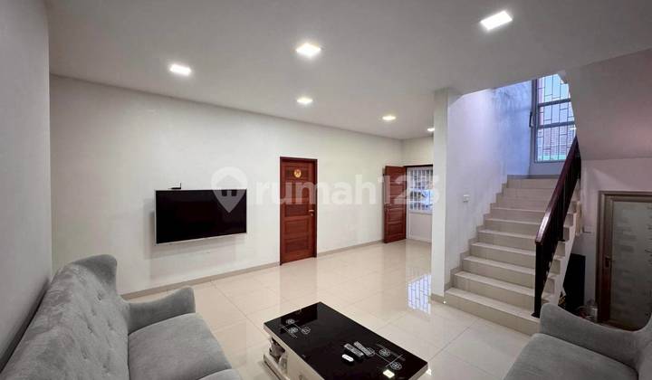 For Sale 3-Story Oceanic Bliss Cluster Modern House, Batam Center 2