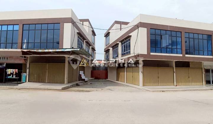 For Rent 2 Units of 2.5 Story Hook Ruko in Golden City, Bengkong Laut