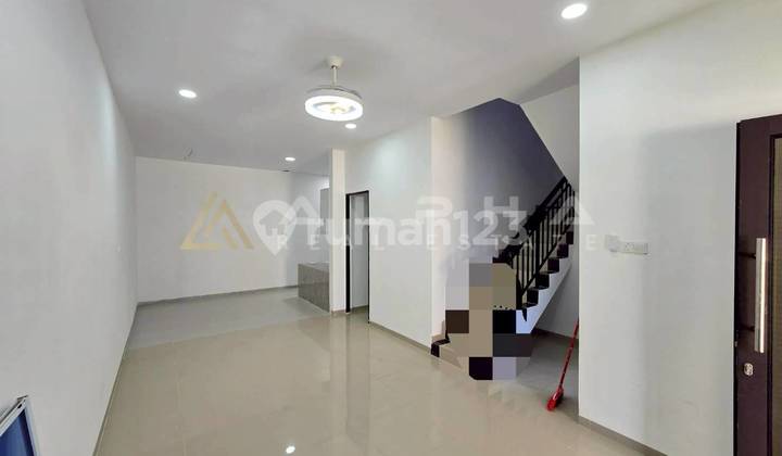 Disewakan Rumah 2 Lantai Di Golden City Residence 2, Bengkong 2