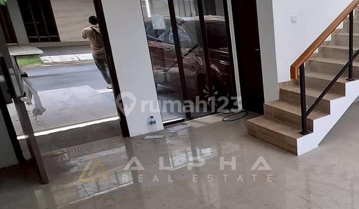 Dijual Cepat Rumah 3 Lantai di The Icon, Batam Center Dijual Cepat Rumah 3 Lantai di The Icon, Batam Center