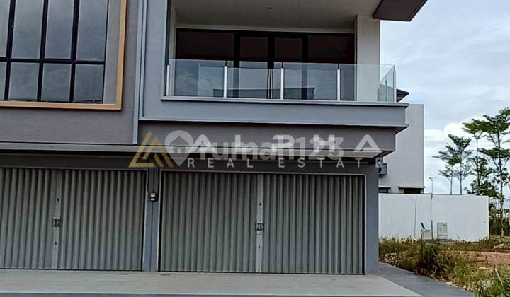For Rent 2-Story Hook-Type Shop House in Garden Avenue, Bengkong Laut