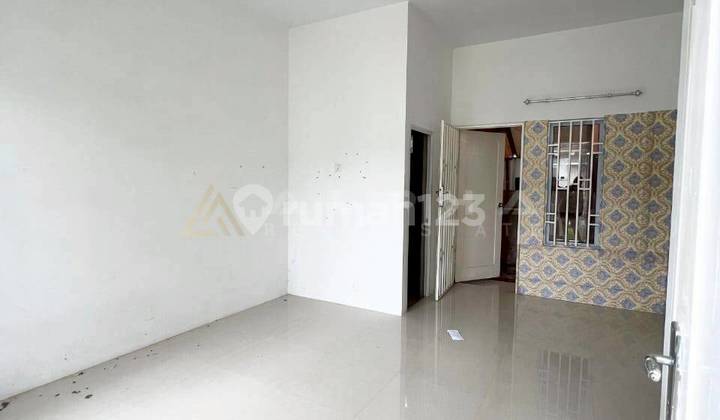For Quick Sale House in Green Bay, Tiban