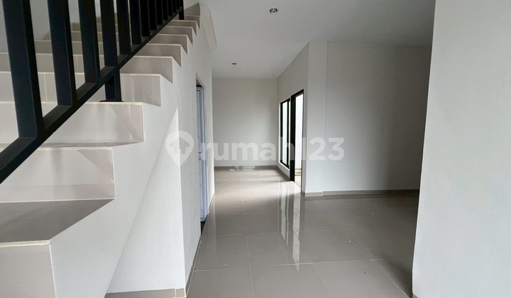 Dijual Cepat Rumah 2 Lantai di Everhill, Batam Center 2