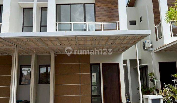 Disewakan Rumah 2 Lantai Di Central Hills, Batam Center 1