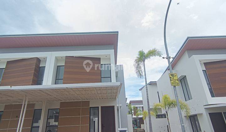Disewakan Rumah Hook 2 Lantai Di Central Hills, Batam Center 1