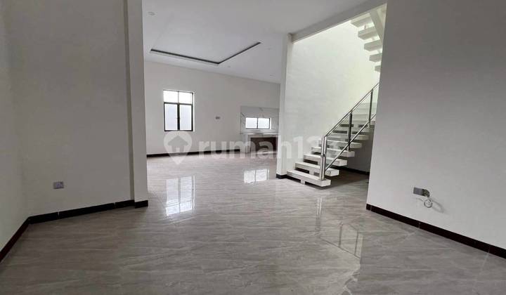 Disewakan Rumah 2 Lantai Hook Tengah di Victory Residence, Batam Center 2