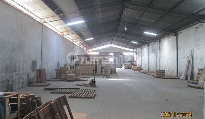 Warehouse for Rent in Mranggen, Ready to Use, Strategic Location by the Main Road, Container Truck Access, Flood-Free 2