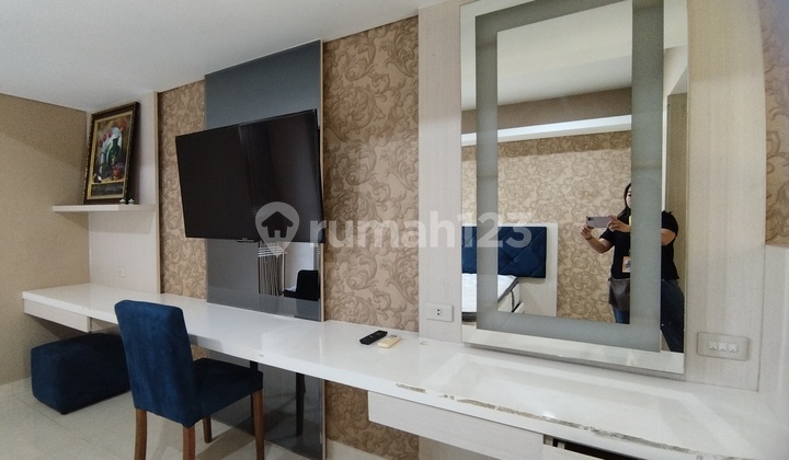 Warhol Louis Kienne Simpang Lima Furnished Apartment for Rent in the City Center 2