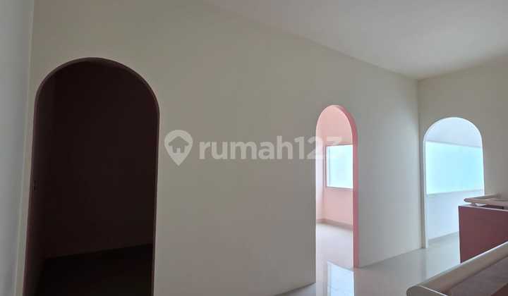 Ruko Komersial 2 Lantai Emerald Green Bsb City Depan Uptown Mall, Cocok untuk Usaha, Toko dan Kantor 2