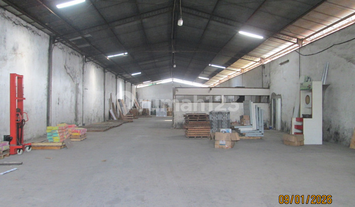 Warehouse for Rent in Mranggen, Ready to Use, Strategic Location by the Main Road, Container Truck Access, Flood-Free 2