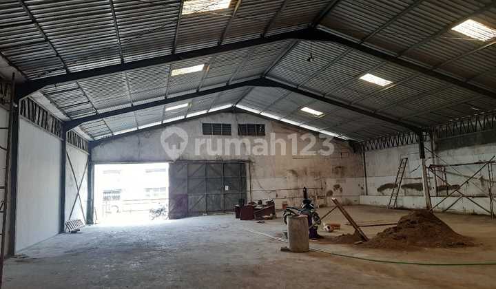 Cheap Ready-to-Use Warehouse Rent in Genuk, Near Strategic Container Truck Access Arteries Close to the City 2
