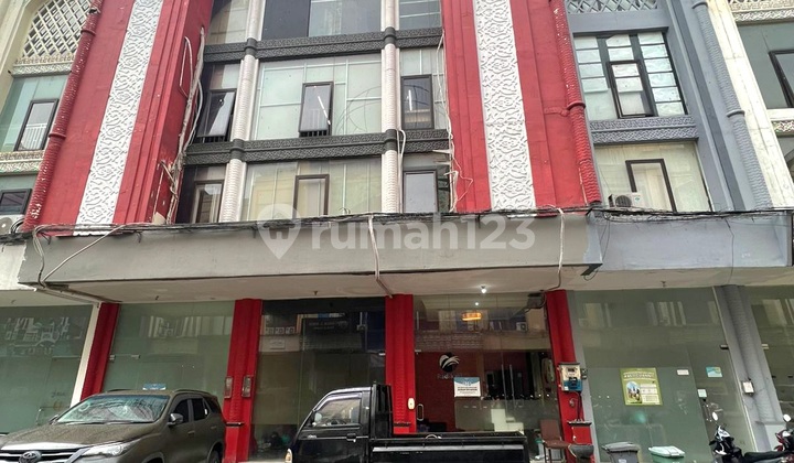 Disewakan Ruko Gandeng Lokasi Strategis di Margonda Depok