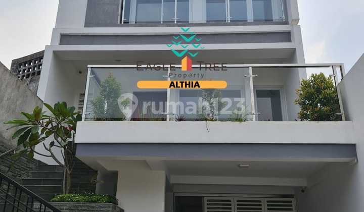 Brand New Rumah Townhouse 3 Lantai Lokasi Strategis Di Cilandak 