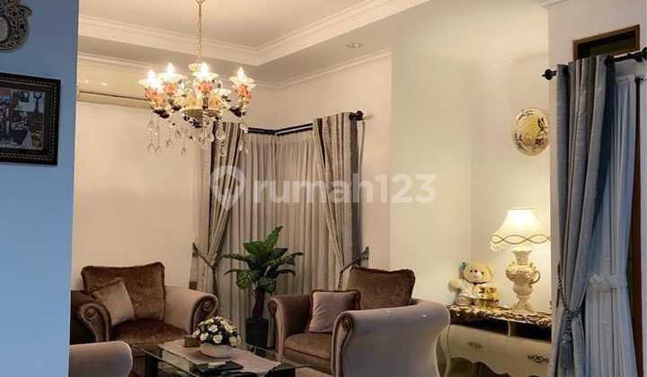 Dijual Cepat Rumah Mewah 2,5 Lantai Full Furnished di Bintaro