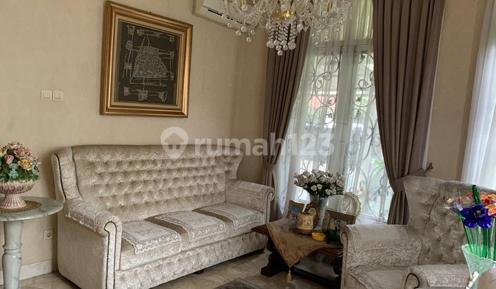 For Sale Luxury Hook House With Swimming Pool in Lebak Bulus For Sale Luxury Hook House With Swimming Pool in Lebak Bulus