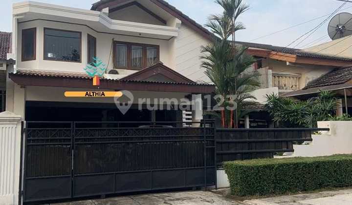 Rumah Bangunan Luas Lokasi Strategis di Lebak Bulus