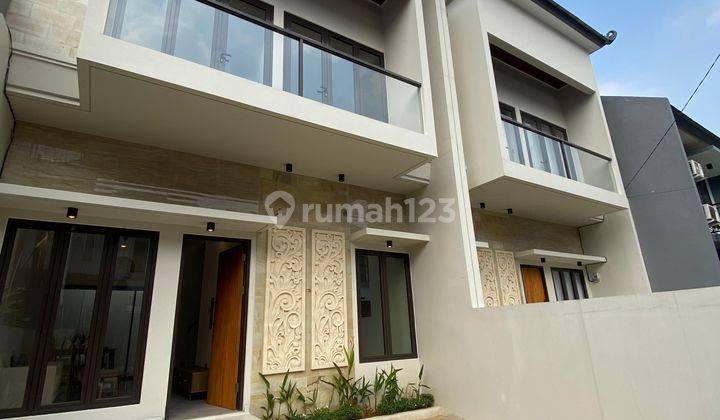 Rumah 2 Lantai Bagus Semi Furnished di Kencana Loka Bsd City  1