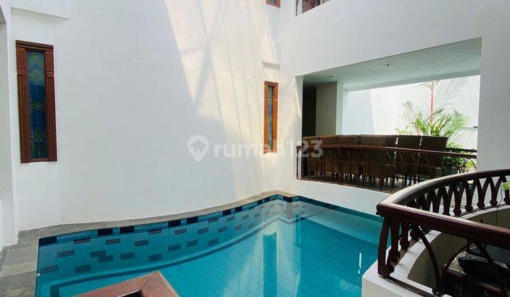 Rumah Mewah Dengan Private Pool Dalam Komplek Di Cinere Jakarta 1